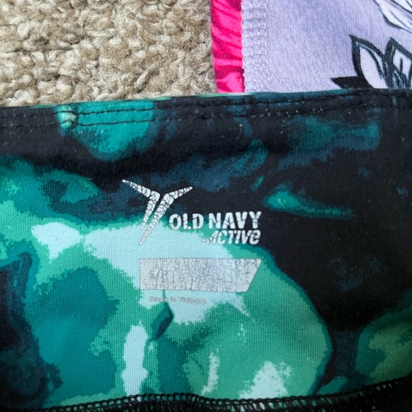 Old Navy Active Leggings - Picture 2 of 3